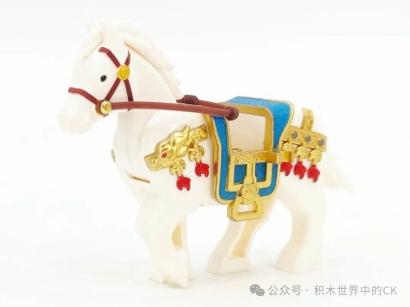 Cận cảnh khớp vai linh hoạt của giáp vai minifigure Triệu Vân, tính năng đặc biệt của bộ lắp ghép Decool 20803, đồ chơi mô hình giá rẻ cho bé trai 8 tuổi.