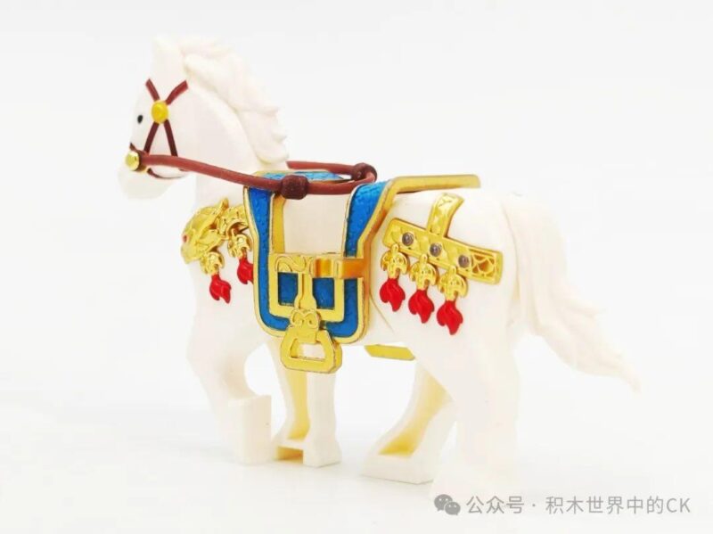 Cận cảnh khớp vai linh hoạt của giáp vai minifigure Triệu Vân, tính năng đặc biệt của bộ đồ chơi lắp ráp Decool 20803, đồ chơi mô hình giá tốt cho bé trai 8 tuổi.